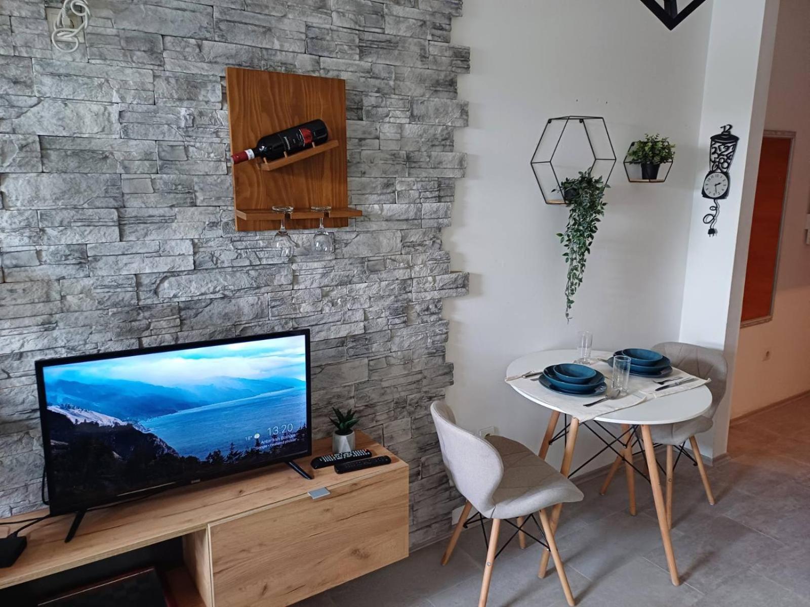 Apartment Centrum - Free Private Parking Novi Sad Eksteriør bilde