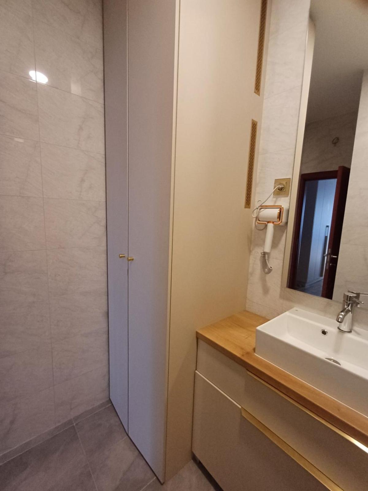 Apartment Centrum - Free Private Parking Novi Sad Eksteriør bilde