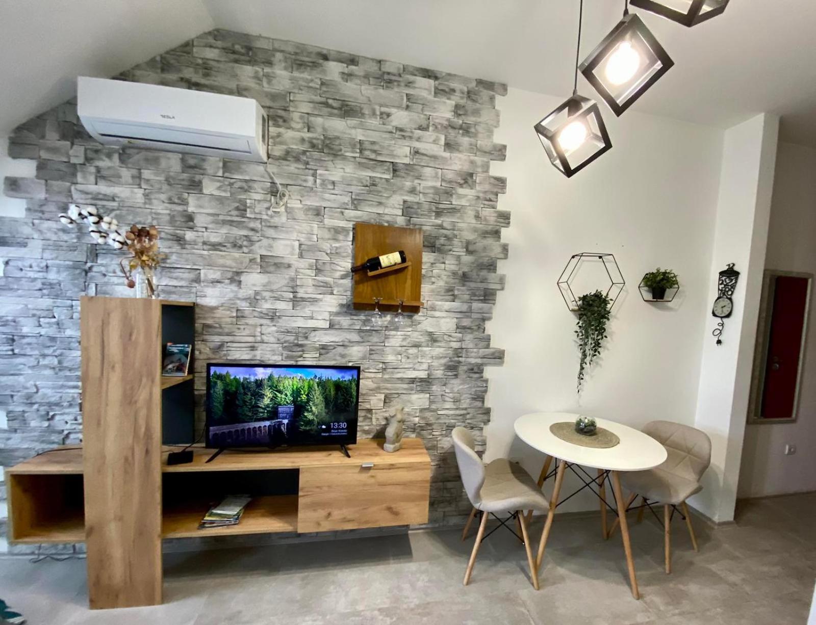 Apartment Centrum - Free Private Parking Novi Sad Eksteriør bilde