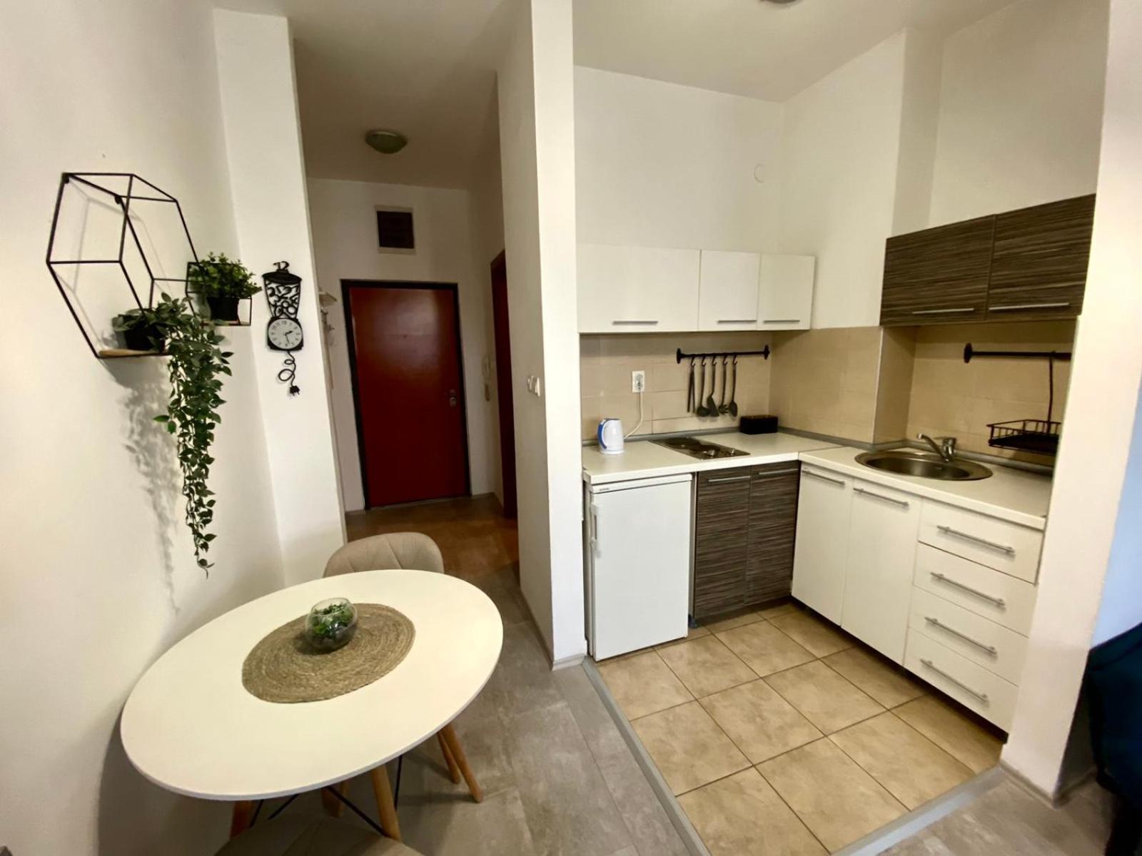 Apartment Centrum - Free Private Parking Novi Sad Eksteriør bilde